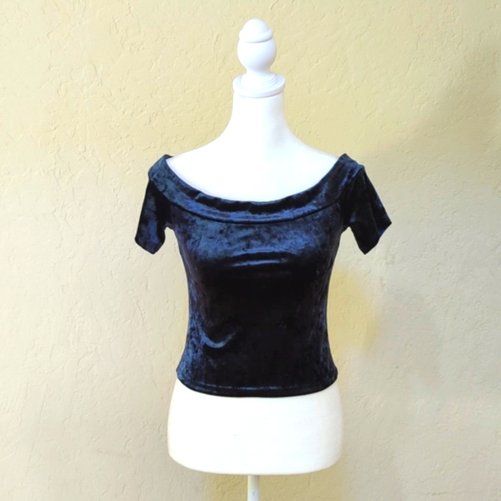 3/$20🌟 Forever 21 Navy Crushed Velvet Off the Shoulder Crop Top Size Medium